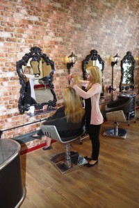 Janelli Retro Hair, Nails and Beauty Salon Falmouth 1